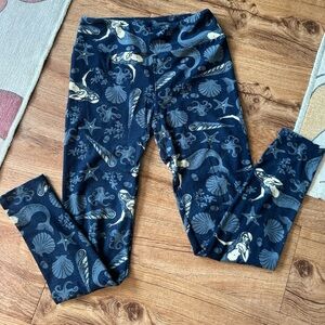 LuLaRoe Mermaid & Shells Nautical Leggings. One size.